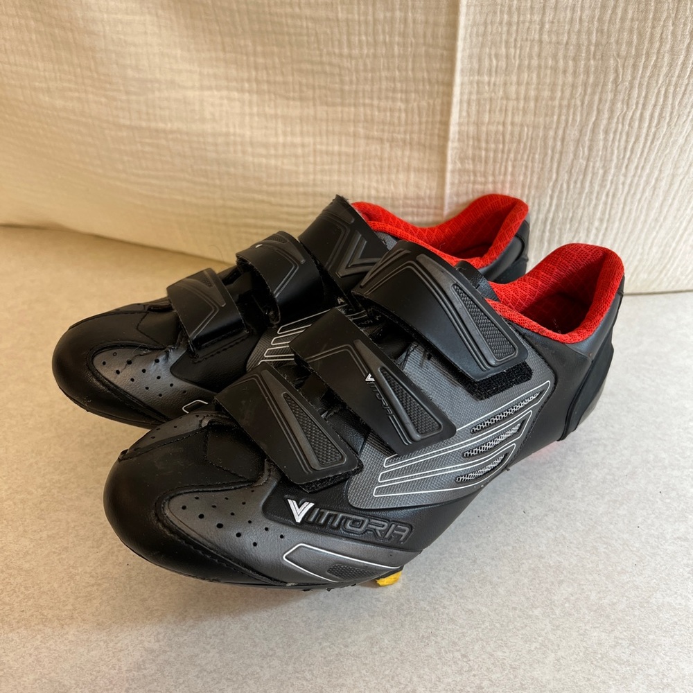 Women's Black and Red Cycling Shoes